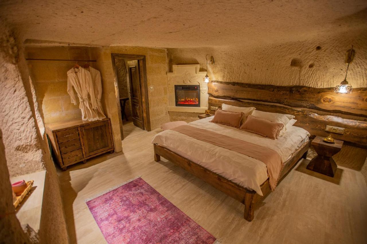 Mak'S Cave House Bed & Breakfast อุตชิซาร์ ภายนอก รูปภาพ